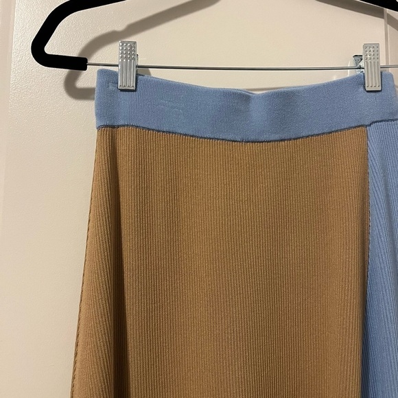 SWEATER and Skirt Set Size XS - Picture 12 of 16